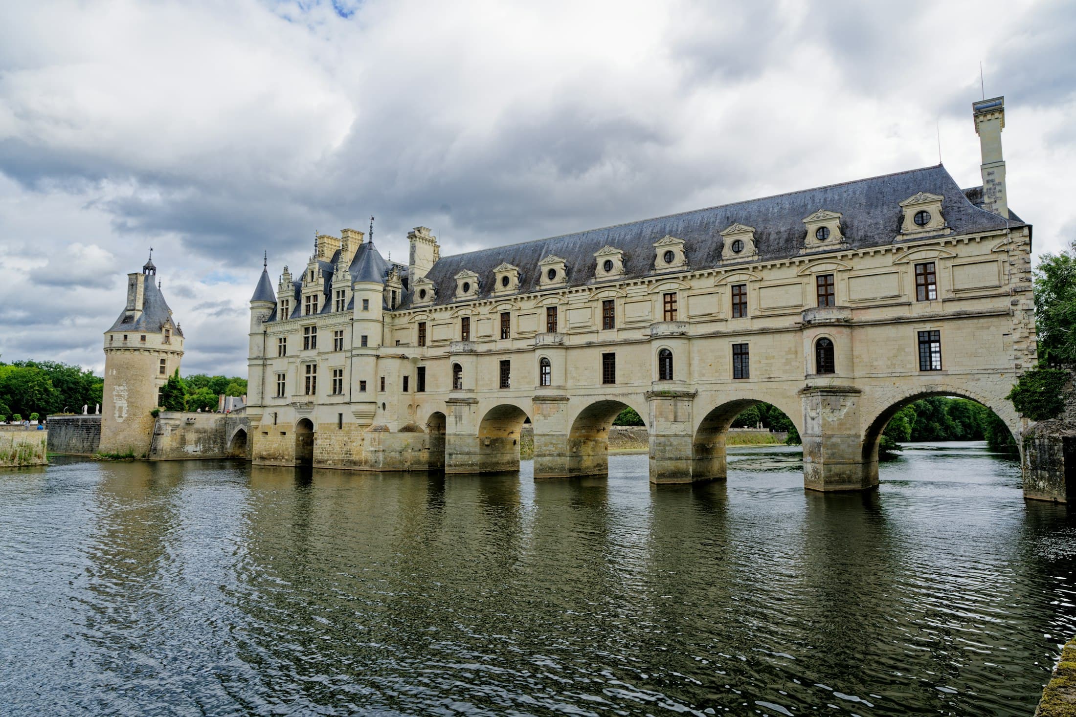 The Château de Chenonceau on its arches across the river Cher